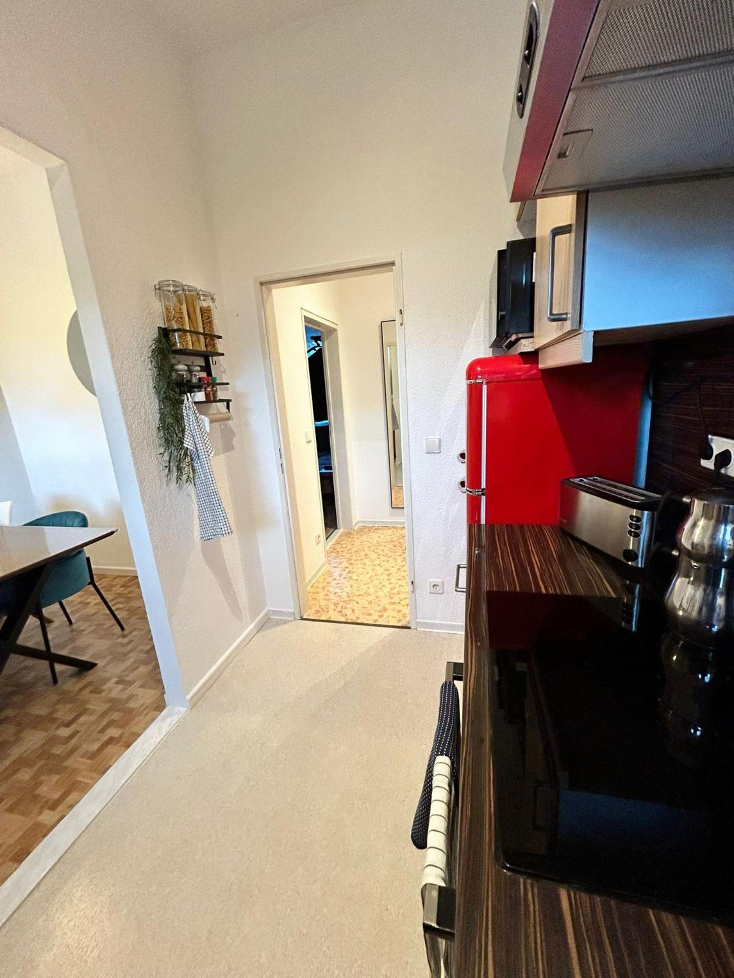 Duplex Apartment Ullstein- 4 Bedrooms, 2 Bathrooms, Living Room, 2 Parking Spaces, Boxspringbeds, Family & Business Apartment! Berlino Esterno foto