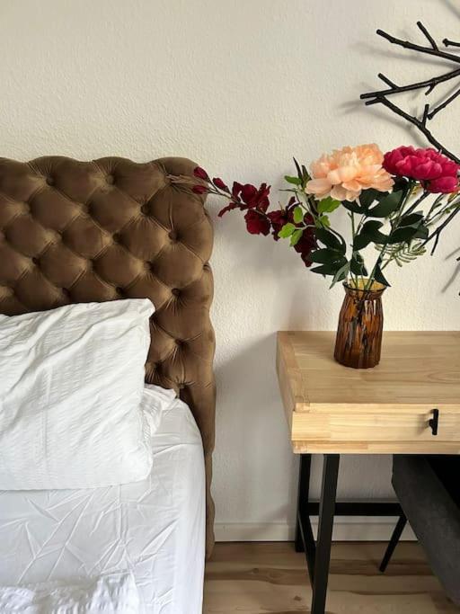 Duplex Apartment Ullstein- 4 Bedrooms, 2 Bathrooms, Living Room, 2 Parking Spaces, Boxspringbeds, Family & Business Apartment! Berlino Esterno foto