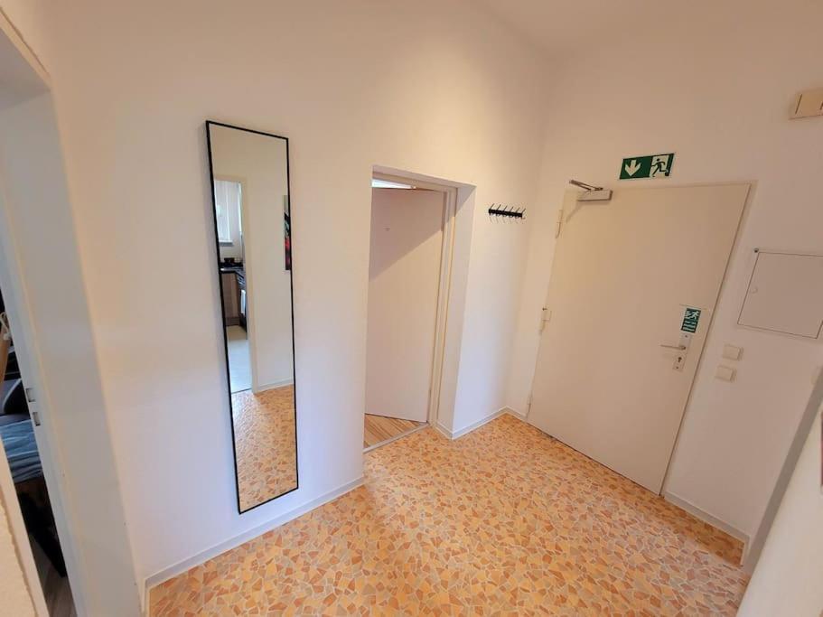Duplex Apartment Ullstein- 4 Bedrooms, 2 Bathrooms, Living Room, 2 Parking Spaces, Boxspringbeds, Family & Business Apartment! Berlino Esterno foto