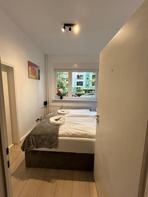 Duplex Apartment Ullstein- 4 Bedrooms, 2 Bathrooms, Living Room, 2 Parking Spaces, Boxspringbeds, Family & Business Apartment! Berlino Esterno foto