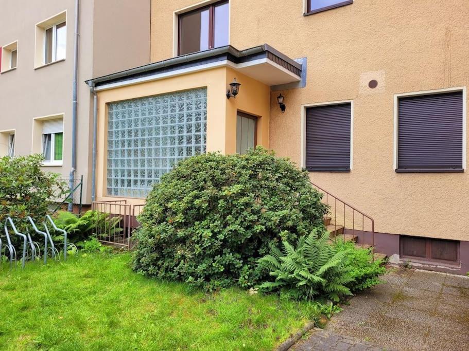 Duplex Apartment Ullstein- 4 Bedrooms, 2 Bathrooms, Living Room, 2 Parking Spaces, Boxspringbeds, Family & Business Apartment! Berlino Esterno foto
